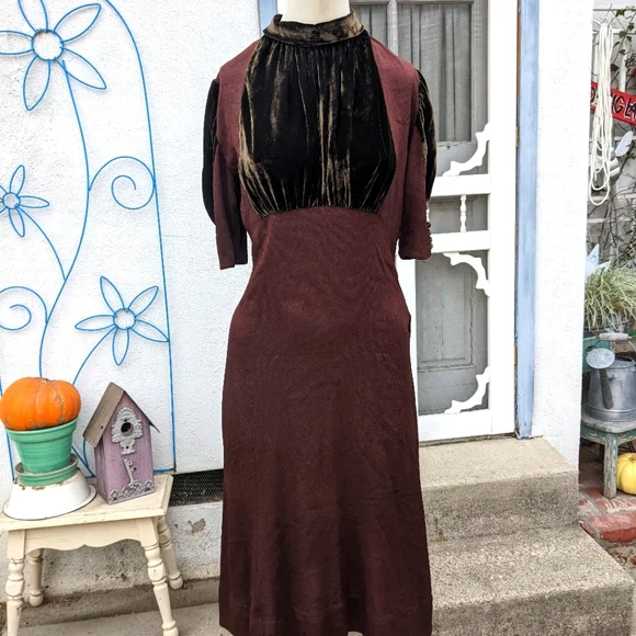white christmas dresses Plus Size V-Neck Balloon Sleeve Maxi Dress Chocolate / 3XL main image 0